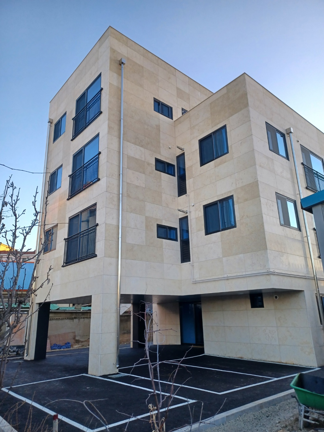 신대동 347-6번지 근생 및 다가구주택 